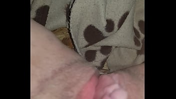 Un doigtvdans ma baveuse