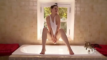 Bathtub Toe Tease thumbnail