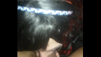 Chupándola con mucha saliva así resbala bien