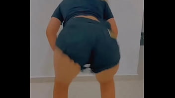 Gostosa dancando