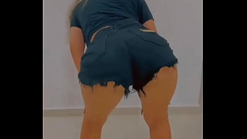 Gostosa dancando