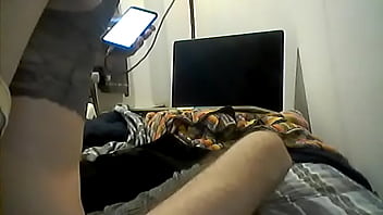 Nena Blanca Se Toca Sexi Viendo Porno thumbnail