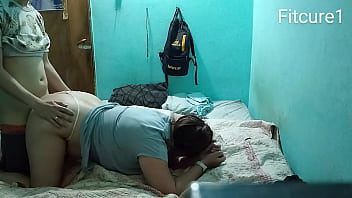 Tenemos Sexo Con Chica De Remera Gris En La Habitación thumbnail