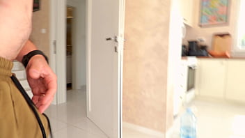 How much cum can fit in her mouth this cocksucker is showing off