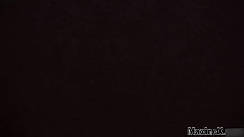 Maxine x puts a fast vibrator when takes camille black's strap on