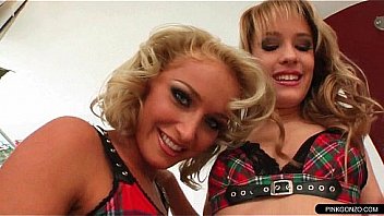 Hot using just their tongues and fingers on stairs