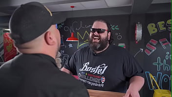 Hambre mucha hambre grande ponce