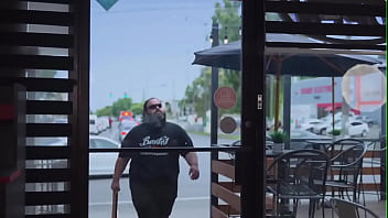 Hambre mucha hambre grande ponce