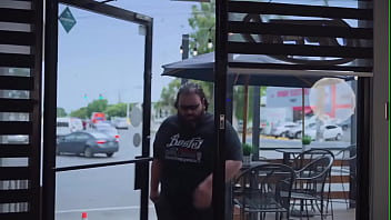 Hambre mucha hambre grande ponce