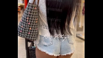Kriss hotwife short curto pelo shopping