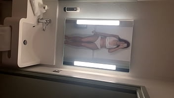 Petit vidéo avec l’ensemble blanc