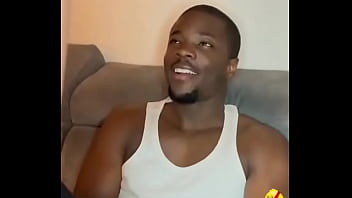 Fudendo gostoso essa vadia pelada da um chute na costela dela