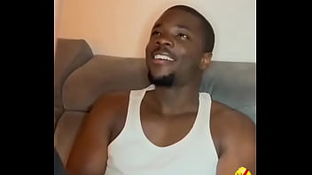 Fudendo gostoso essa vadia pelada da um chute na costela dela