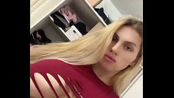 Disponible pour toute demande de média privée cam vidéo personnalisée