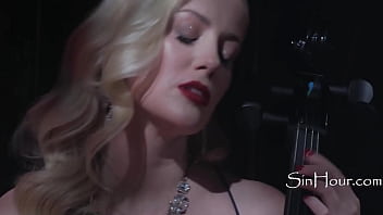 Gorgeous milf has a date and rides her man