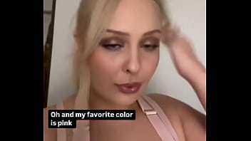 Something about wearing baby pink when i’m tan always hits