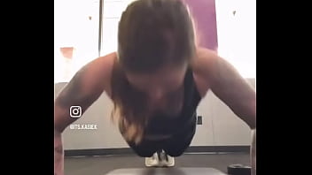 No girl pushups here