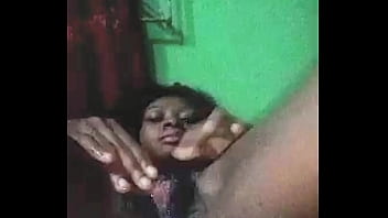 Horny teen destroying her pussy in the dark