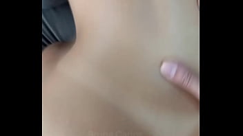 Com plug no cuzinho ninfetinha loirinha seduz o melhor amigo do seu esposo e pede pra ele foder sua buceta e depois o cuzinho até encher ele de porra