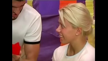 Nasty hottie shows off