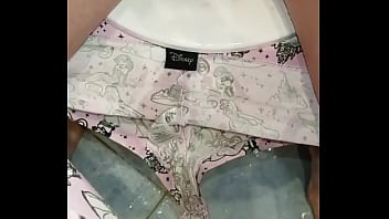 I can't believe i made such a pee mess