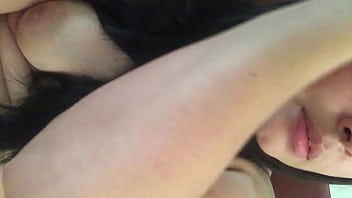 Rica vagina de la sexy hermanastras crystal ella es toda un zorrita