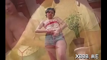 Sensual maiden demonstrates oral skills