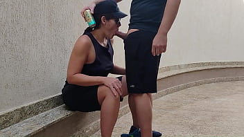 Comi uma garota sapatão colega da minha irmã e foi bom demais