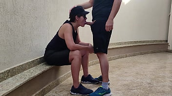 Comi uma garota sapatão colega da minha irmã e foi bom demais