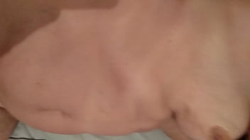 Le hago un dedo después de la fiesta