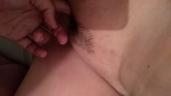 Le hago un dedo después de la fiesta