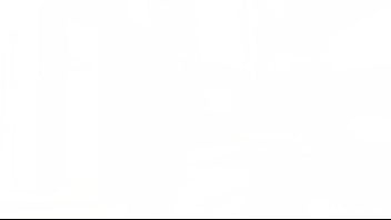 Provei meus biquinis na beira da piscina com meus vizinhos todos olhando aproveitei e bati uma siririca pra eles