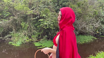 Pernocas vai a floresta procurar o lobo mal no halloween