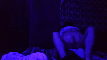 Pense que era mi esposo el que me despertó para coger y era mi cuñado