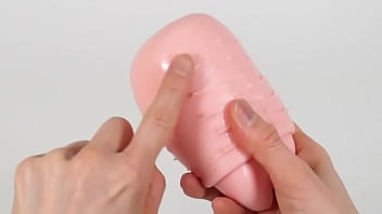 ギリギリを攻めるエロ女子が、とうとうオナホールに！