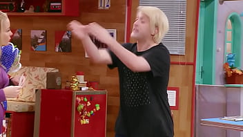 Daniellewinitssemsutiã thumbnail