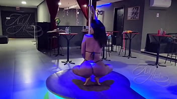 Final de balada de carnaval o dj ficou me olhando e eu não resisti fui dar pra ele na cabine parte 2