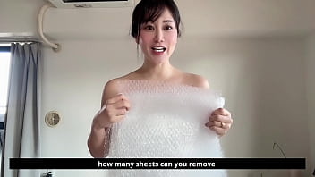 Minami sally bubble wrap challenge