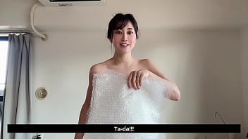 Minami sally bubble wrap challenge