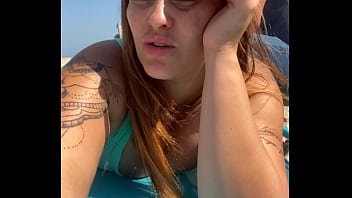 Deixei o cara por a mão na minha bunda