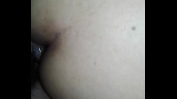 Rasgando o cú da coroa