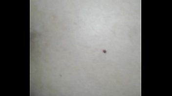 Rasgando o cú da coroa