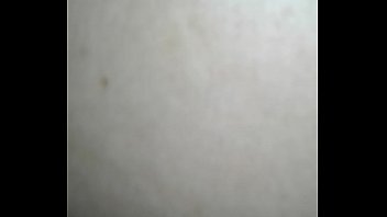 Rasgando o cú da coroa