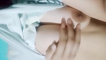 नवविवाहित भारतीय लड़की की नग्न फिंगरिंग वीडियो thumbnail