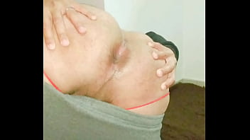 A Espera De Uma Rola Grande E Grossa thumbnail