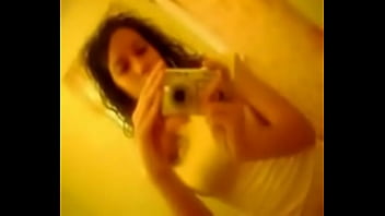 Awek ambik video sendiri