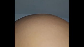 Stepmom seduces with her ass