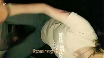 En la carpa chupándome mí