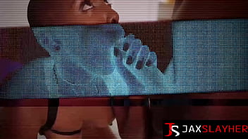 Sexy zaawaadi cant control horniness to jax slayher dick