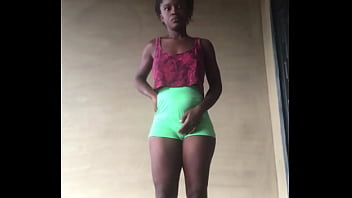 Crazybitch loves to twerk her sexy big ass wherever she is